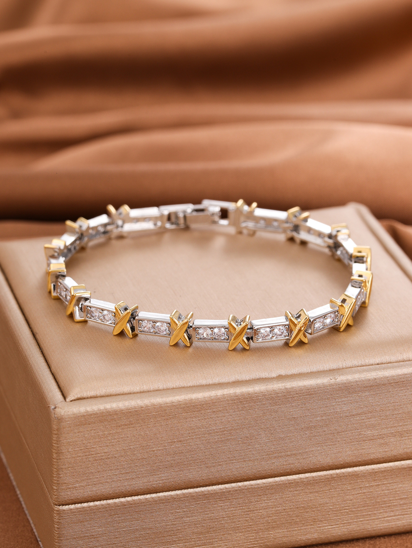 Bracelet Niche Design Light Luxury Zircon Bracelet For Women Ins Cold Style Personality Bracelet Fashion High-End Versatile Best Friend Jewelry Bracel