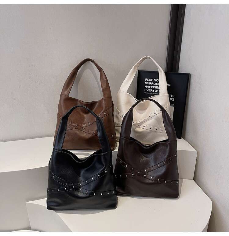 Hot Selling Retro rivet motorcycle bag, retro hand-held tote bag, women's large-capacity commuting single-shoulder bucket bag DIDENGLAOREN