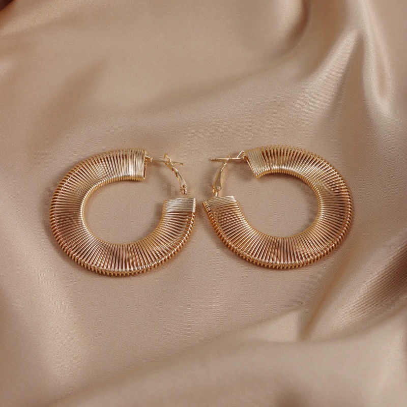 High-End Individual Spiral Shaped Ear Jewelry Pieces for Women