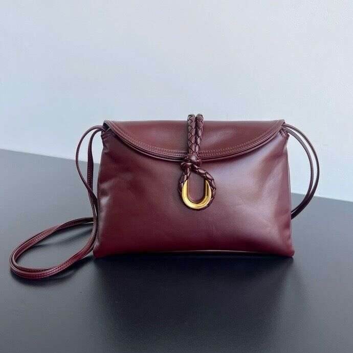 New Cross Crossbody Bag High Quality Texture Double Flap Metal Buckle Clutch XIU LAI SI