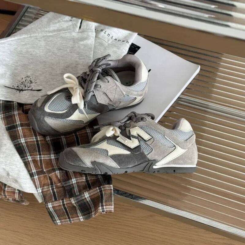 Children's sports spring summer 2026 retro style single mesh breathable casual boys girls soft soled panel shoes 26Y0304