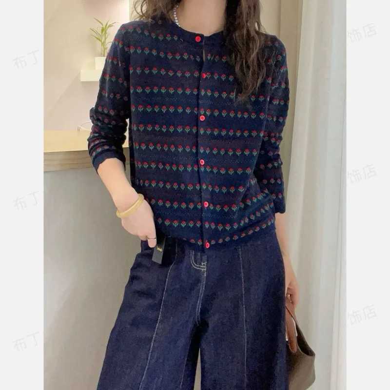 Fashion Retro Jacquard Design Knitted Cardigan Top for Women M260306