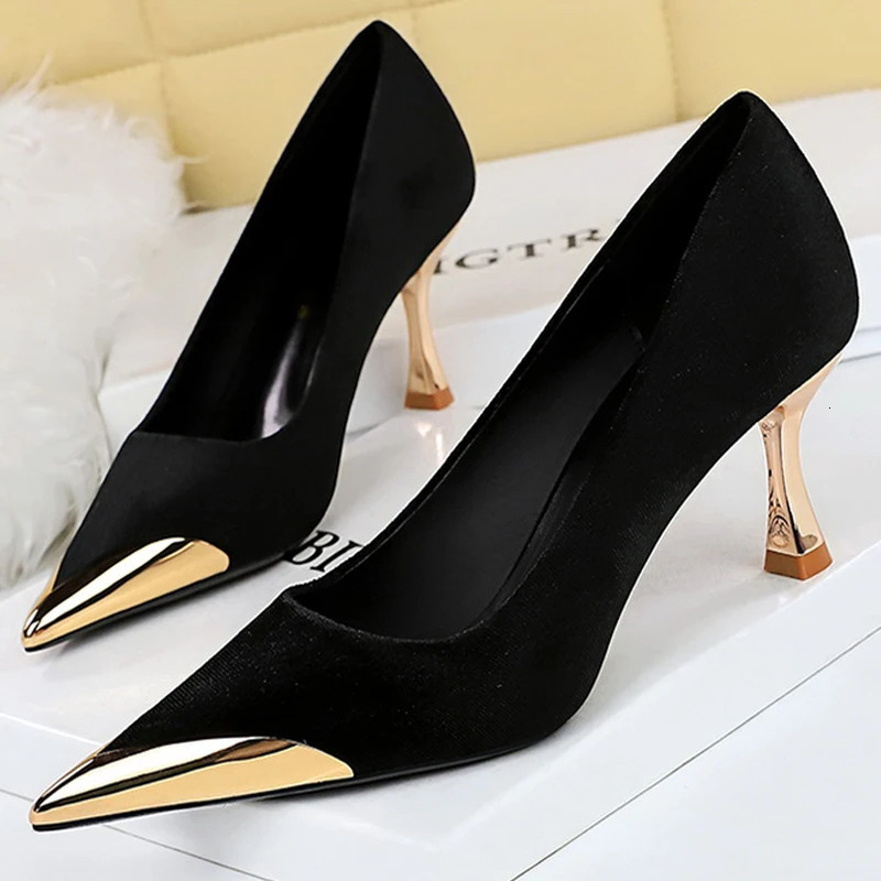 Large size 43 Women 7 Cm Heels Metal Pointed Women Pumps Fashion Kitten Heels Sexy Party Shoes Women Suede Lady Heels 260306