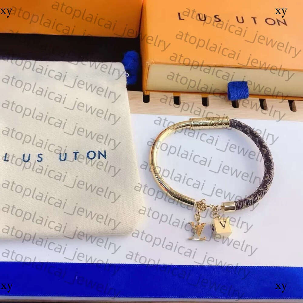 Lvs Louise Lousi lvness 2025 Bangle Bracelet Luxury LVVV Braclets Gold Retro For Woman Fashion Jewelry Supply designer bracelet CZ2T 2026