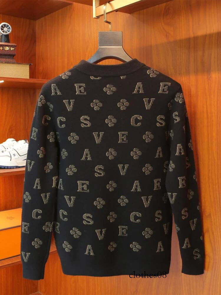 Men's Autumn Winter Thiened Woolen Sweater round Ne Letter Embroidery Faion High End Knitted irt Modern Sle Base Layer