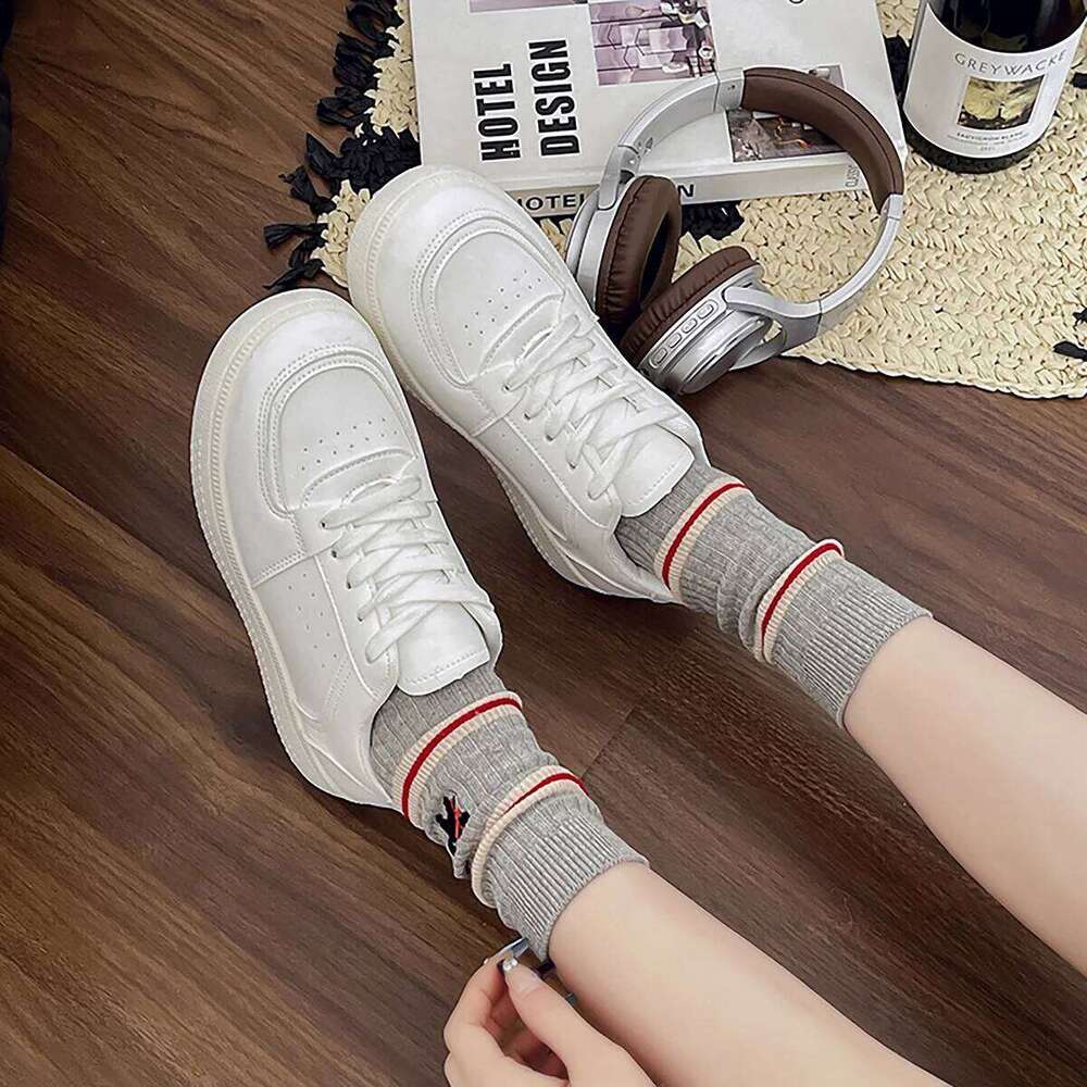 2025 Spring Women's Outdoor Sports Solid Color White Faux Leather Lace-Up Shoes Athletic Sneakers For Casual Activit