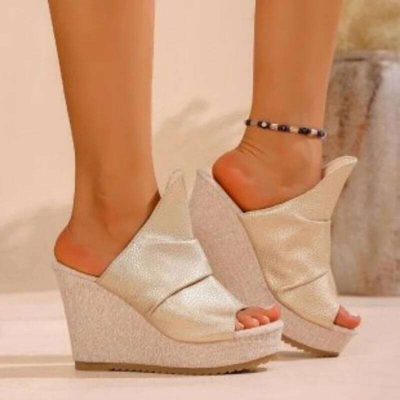 2025 Summer New Women's Fashionable and Comfortable Wedge Open toed Casual Solid Color Sandals