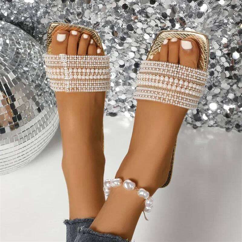 Summer 2025 new fashionable casual women's shoes, plus size comfortable pearl decoration solid color flat slippers
