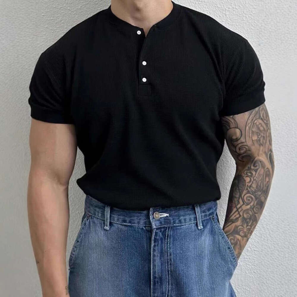 Waffle knit henley for muscular men, slim-fit short-sleeve textured workwear t-shirt, tight-sleeve half-button polo shirt