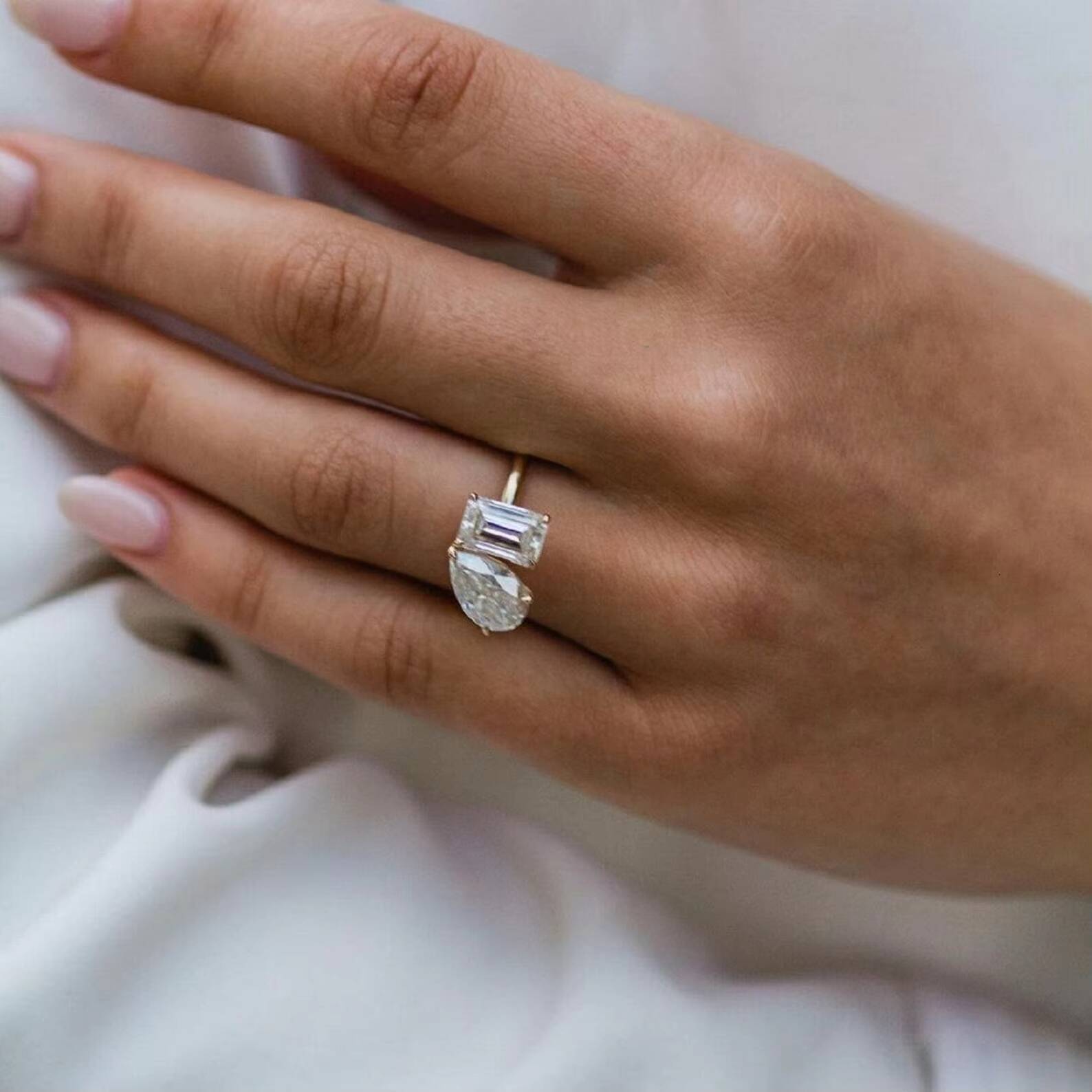 10k 14k 18k Solid Real Gold Vvs Moissanite Diamond Toi Et Moi Engagement Ring Pear Emerald Moissanite Two Stone