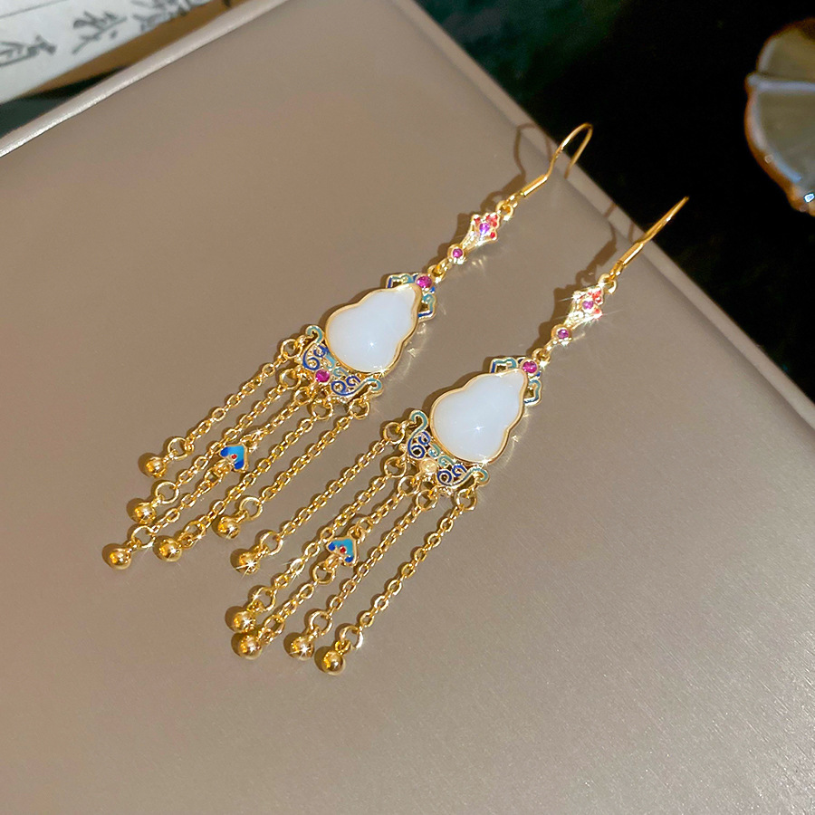 New Chinese-style geometric floral tassel with diamonds, light luxury high-end feel, fashionable and elegant earrings for women