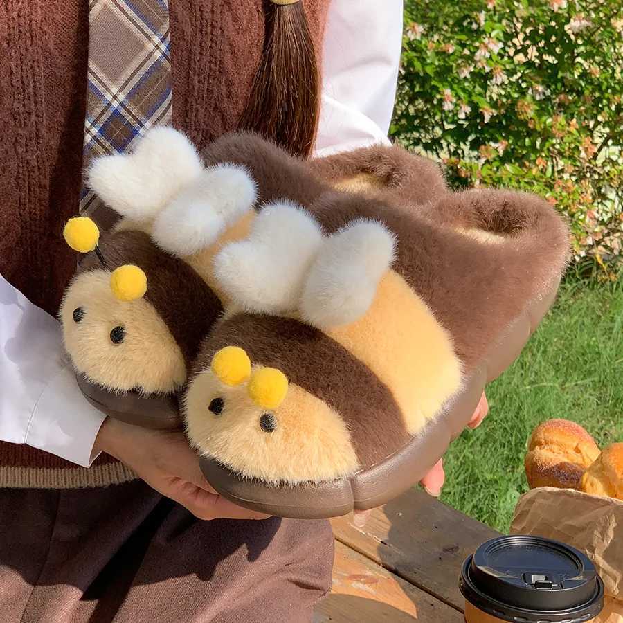 Cute little bee furry slippers for ladies in autumn cute and suitable for outdoor wear at home furry womens shoes S260305