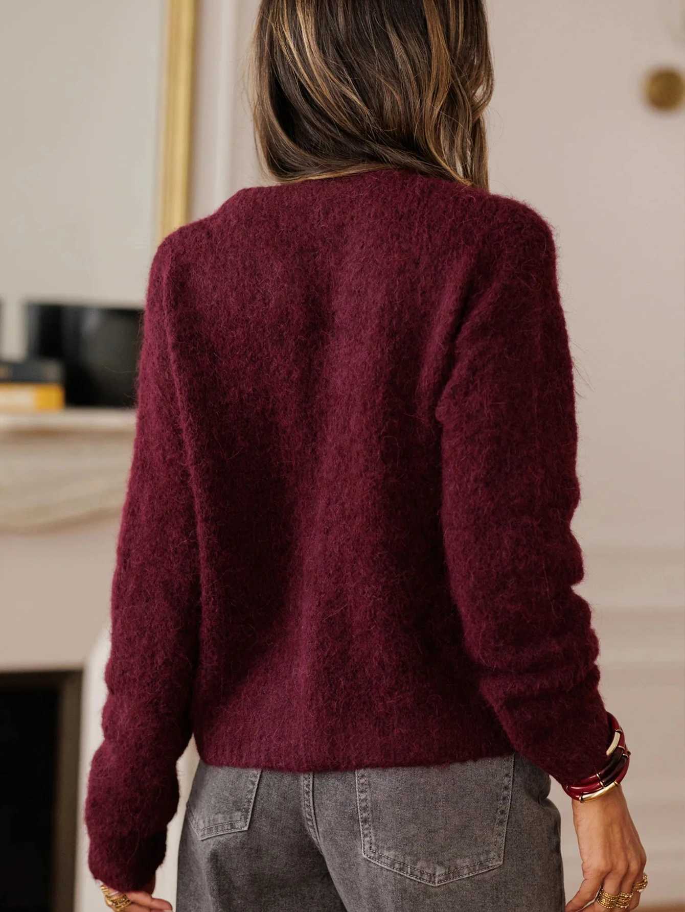 New Autumn/Winter Womens Cardigan Sweater Burgundy Fitted Round Neck Knit Cardigan Casual and Elegant Versatile for Commuting M260306