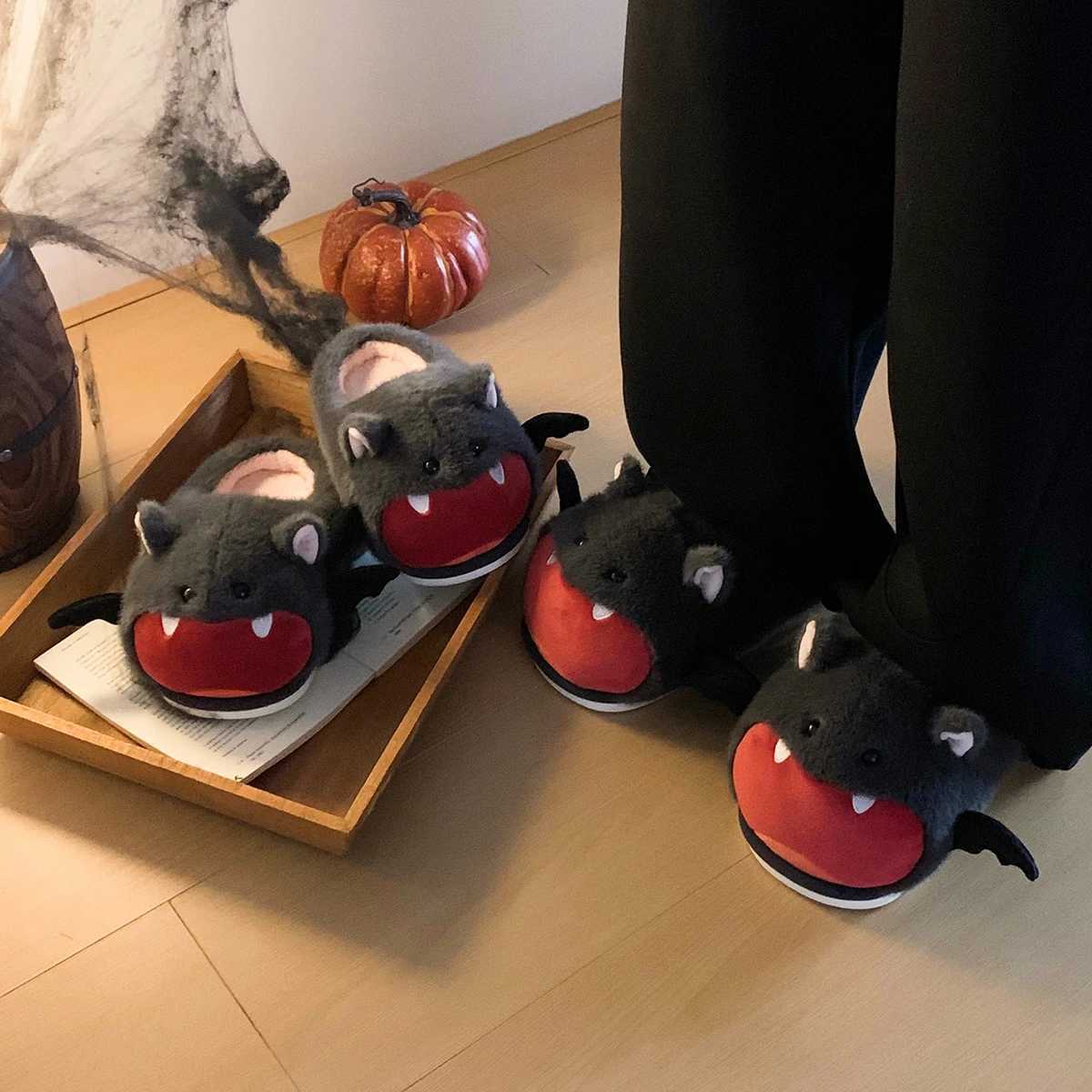 Cute-Spooky Bat Halloween Fleece Slippers for UnisexFunny Warm Winter Mens SlippersNon Slip Flat Sole Home Womens Slippers S260305