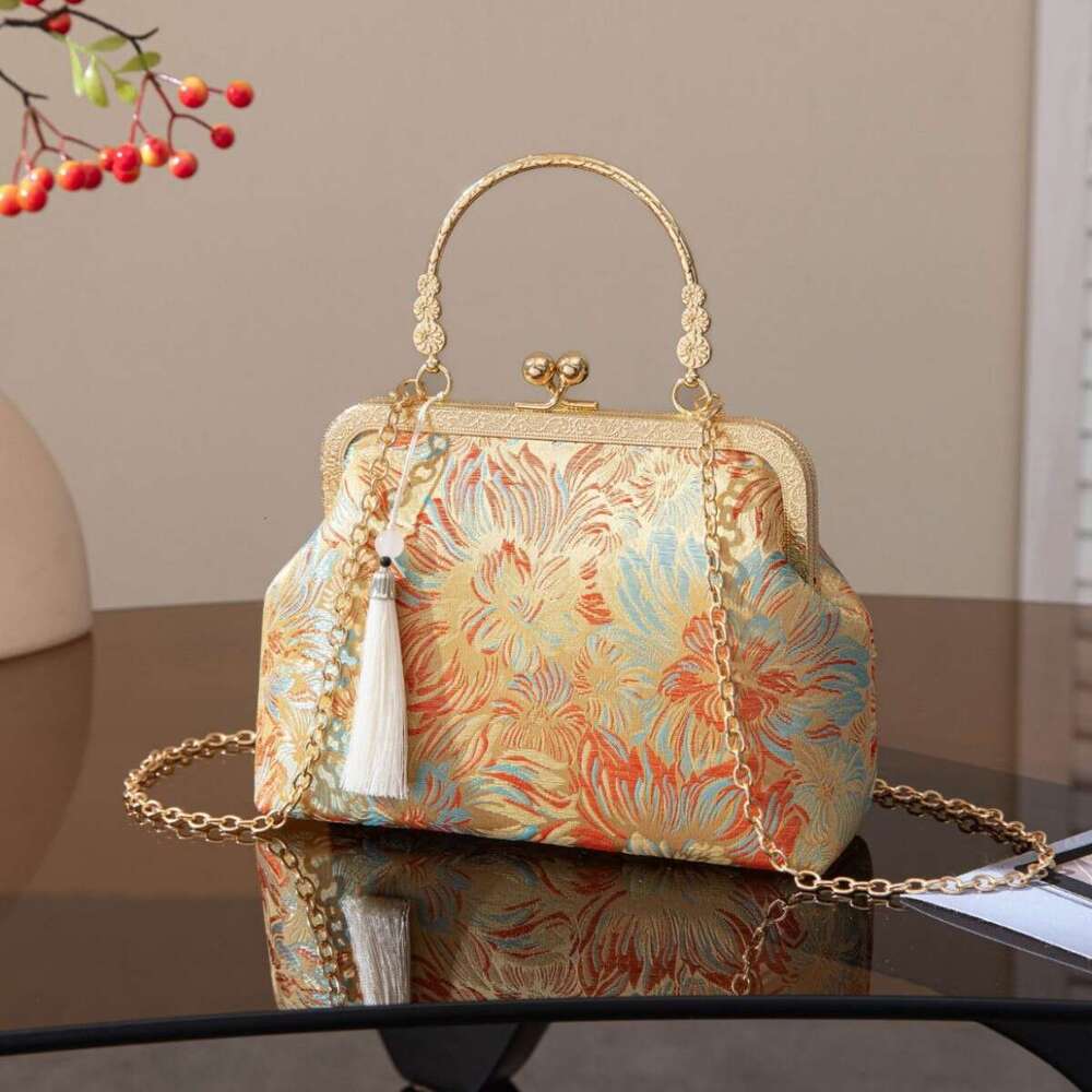 Tote Handbag New Song Brocade Retro Floral Cheongsam Evening Women S National Style Crossbody Small Chain Party Bag