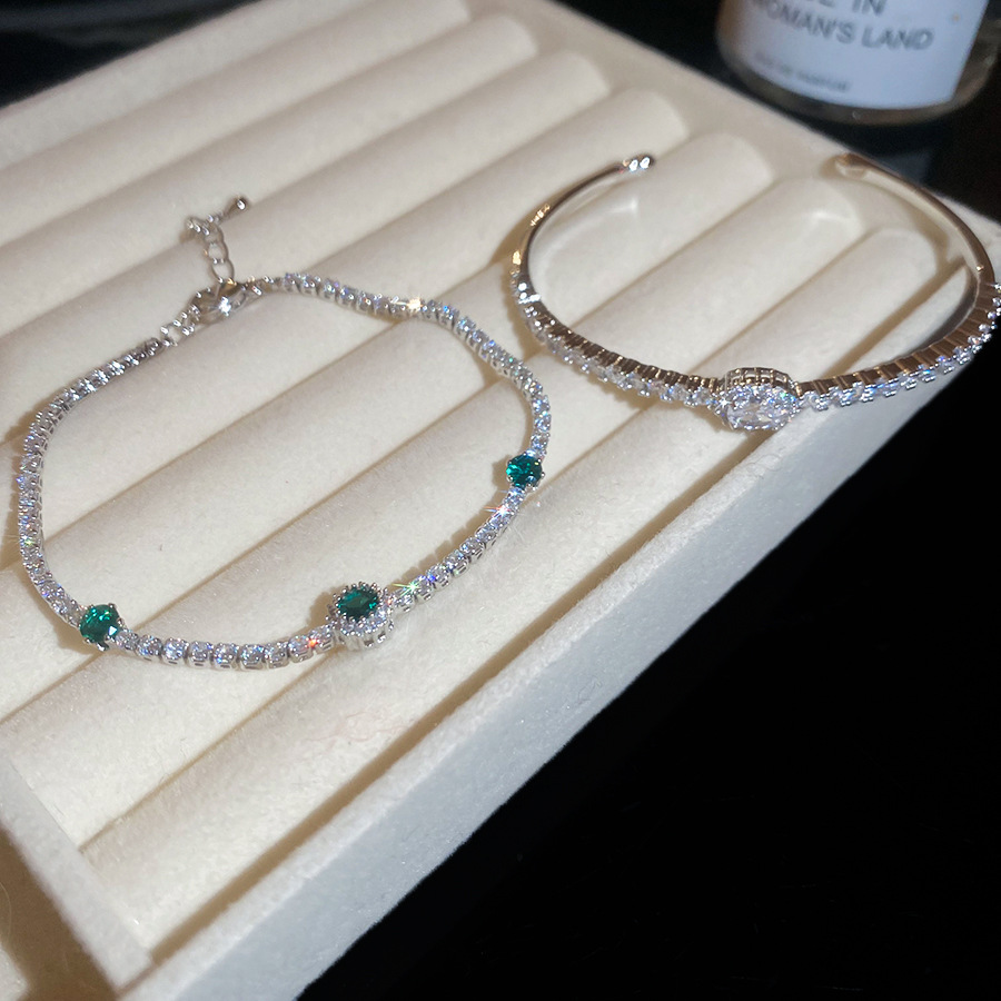 French-style exquisite simple zircon geometric round bracelet, light luxury high-end feel, fashionable and versatile niche jewelry for women