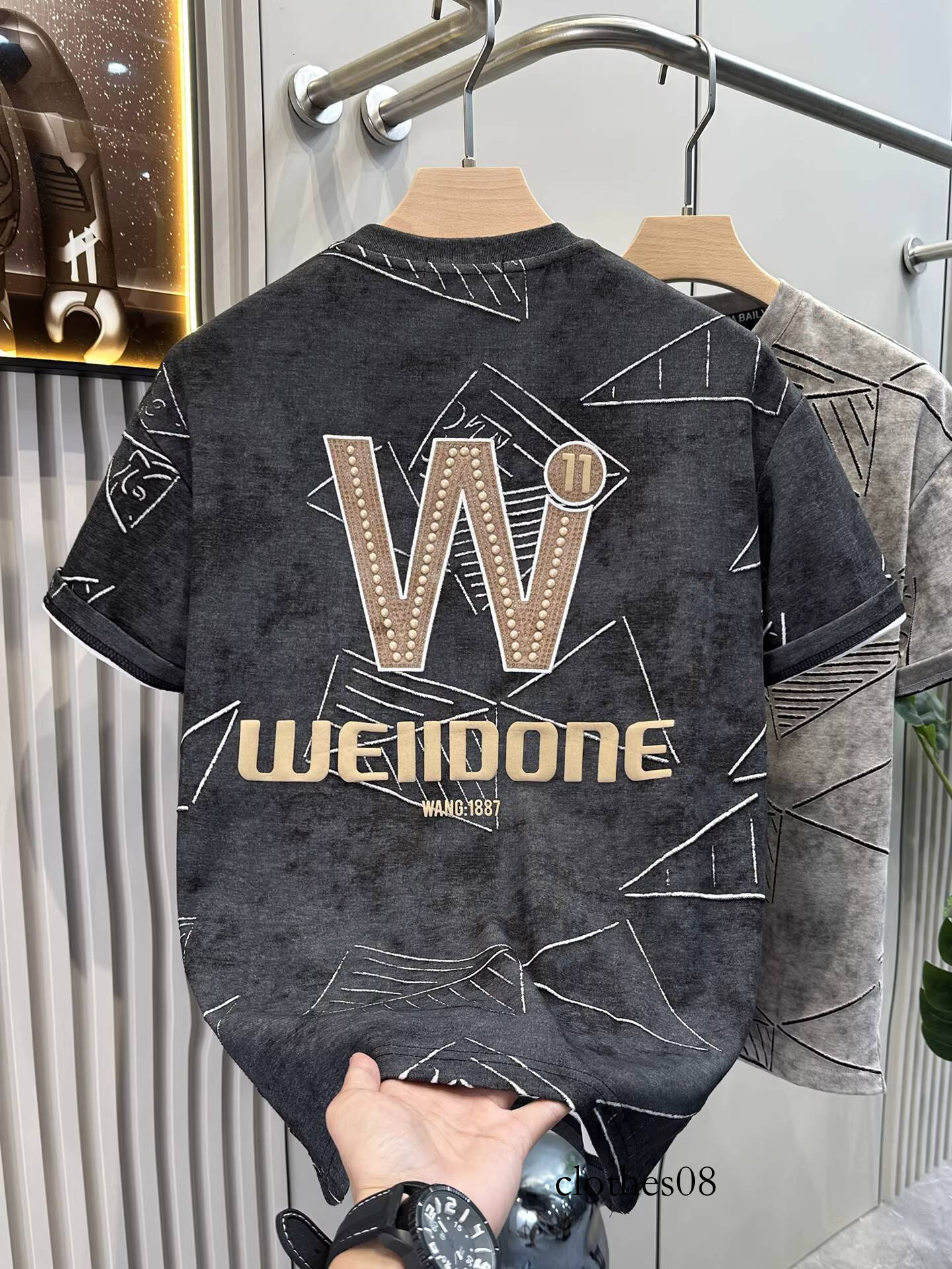 European-style heavy-duty design with rhinestone embellishments and distressed details, men's short-sleeve t-shirt, 2025 new summer trendy Americ
