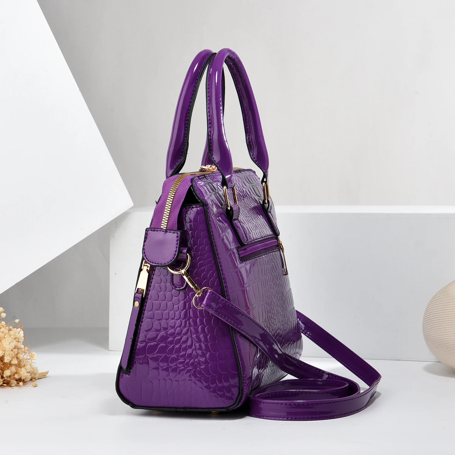 ious Crocodile Embossed Tote Handbag Spacious Elegant and Versatile Crossbody Satchel Purse with Solid Color n Mu 260228