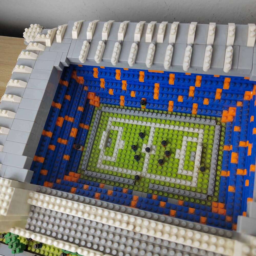 Madrid Style Soccer Stadium Model Micro Mini Diamond Block Kit Kids Adult Assemble Barcelona Football Field Brick Set Puzzle Toy Z260306
