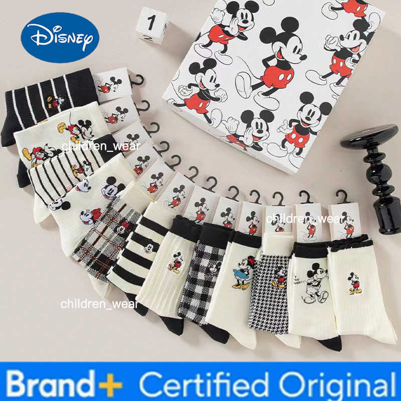 Disney 5 Pairs of Mixed Color Outfit New Cartoon Anime Pattern Womens Socks Soft Comfortable Exquisite College Style Womens Socks H260306