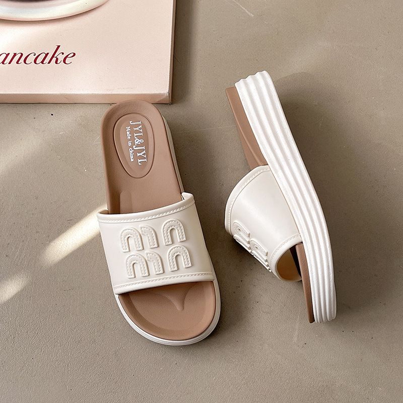 2026 Wear thick-soled fashion platform mid-heel slippers women's versatile non-slip beach