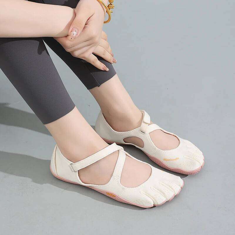 Women's Split Toe Aqua Shoes|Quick-Dry Non-Slip Water Socks for Yoga, Hiking, Beach&Pool|Lightweight Barefoot Pilates&Dance Shoe