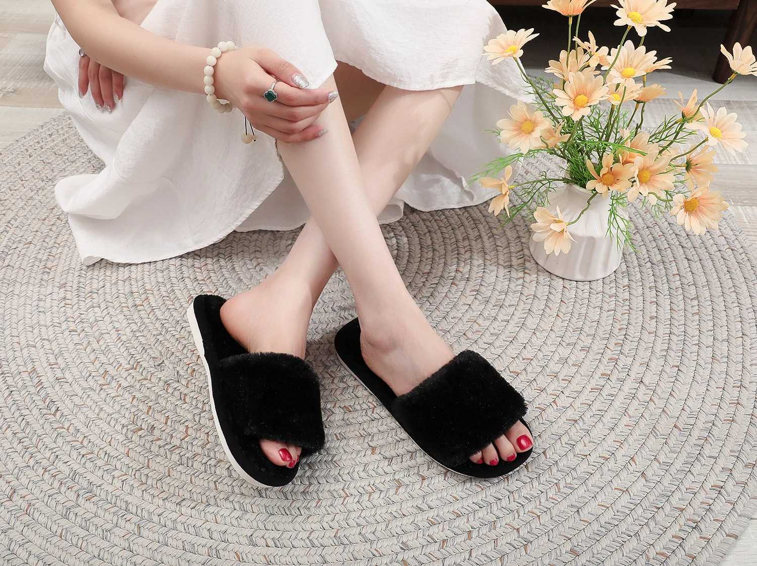 Winter Women Winter House Furry Slippers Non-Slip Casual Indoor Flats Floor Shoes Ladies Flip Flops Warm Shoes Solid Colors S260305