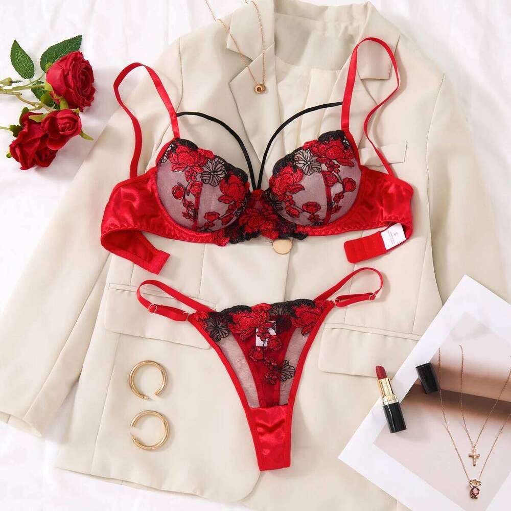 Two-piece bra Women's floral embroidered lingerie - Black and red underwear set ZA825127