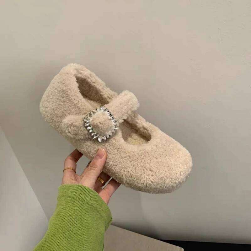 2025 Winter New Women's Comfortable Flat Sandals with One-Piece Buckle Cute Fuzzy Casual Shoes