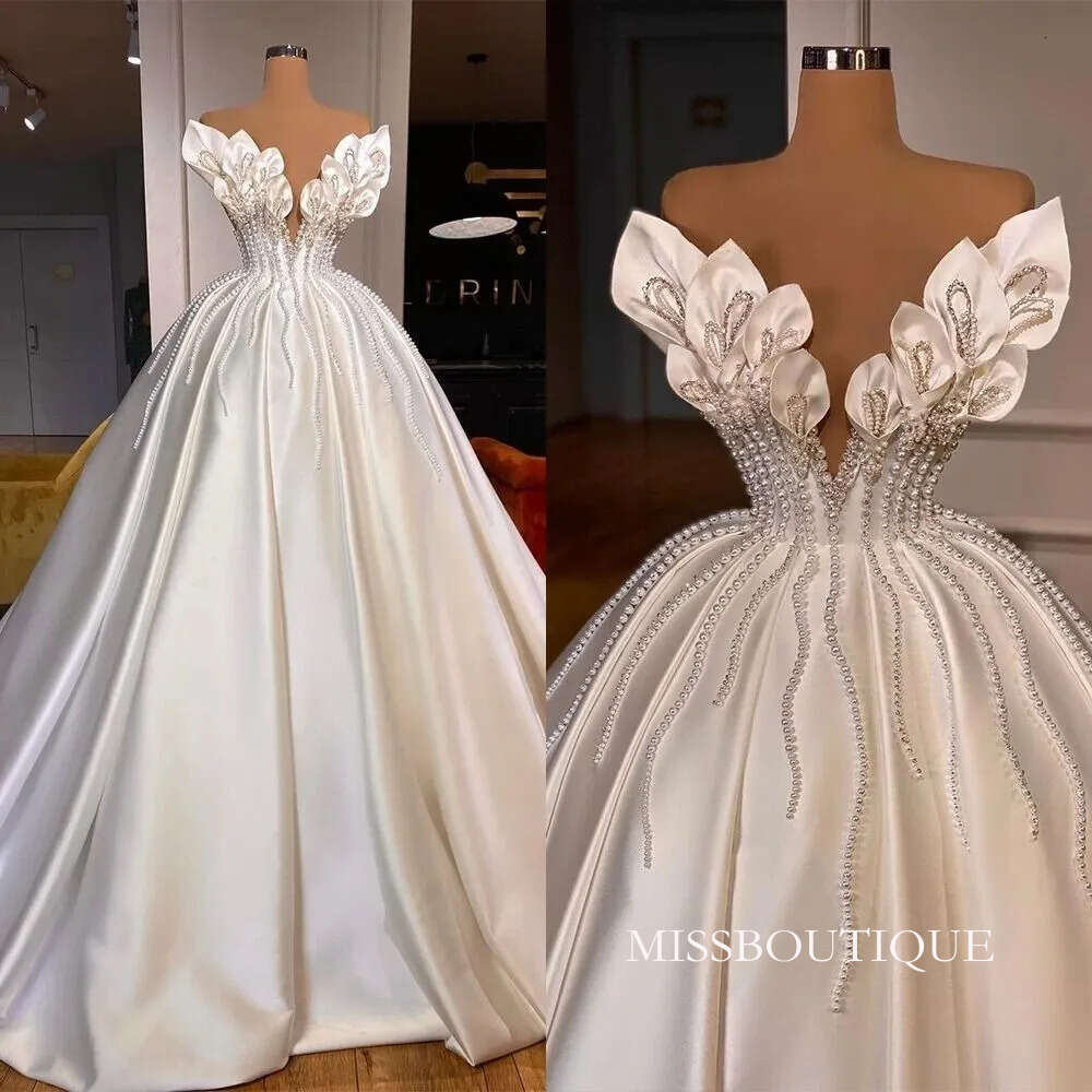 Gorgeous A-Line Women Wedding Strapless Sleeveless Bridal Gowns Pearls Sweep Train Dress Custom Made Vestidos De Novia D0306
