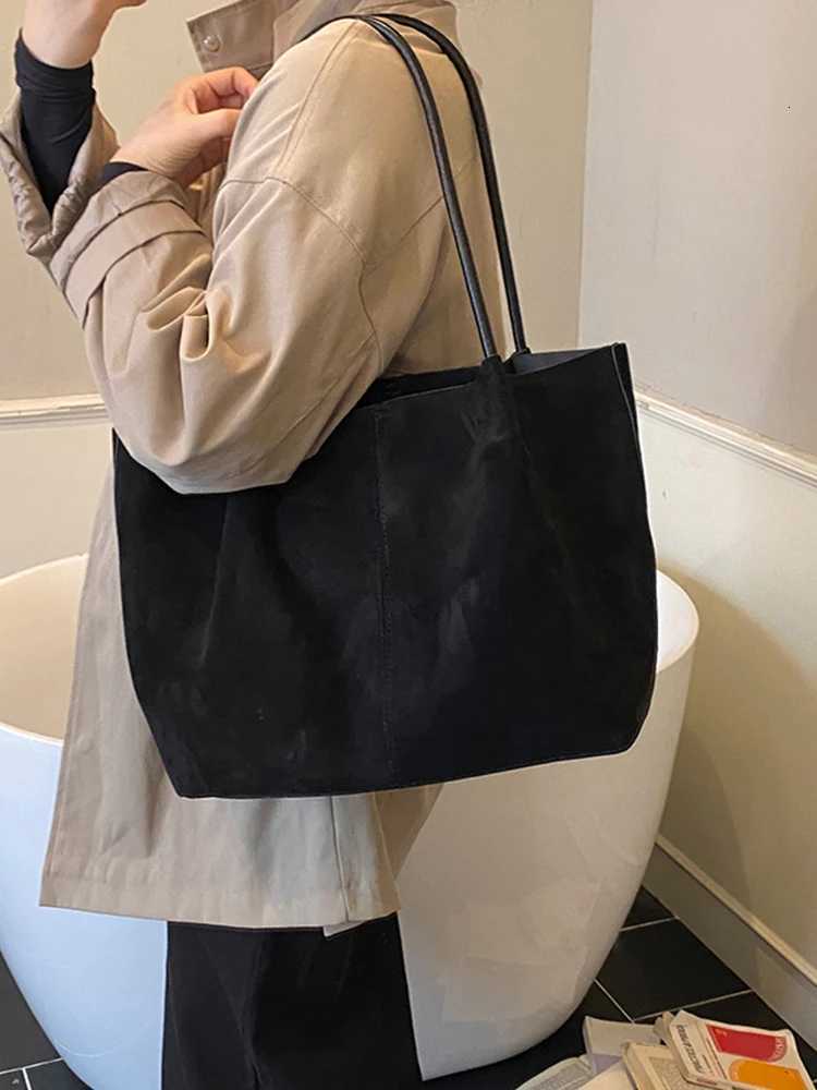 2025 Autumn/Winter New Suedette Shoulder Bag Fashionable and Casual Womens Daily Commuting Handbag with Small Bag H260306