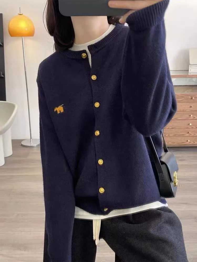 Long-sleeved Cashmere cardigan women sweater cashmere knitted O-neck Cashmere cardigan sweater coat Autumn and Winter M260306
