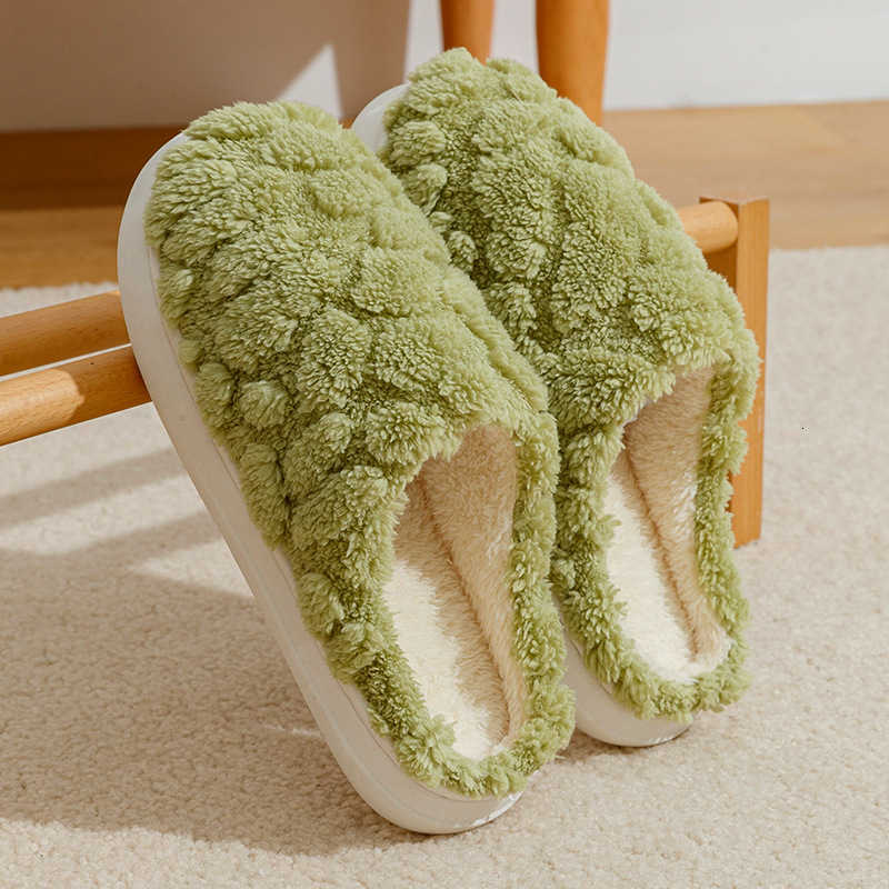 2025 New Style Stepping Comfort Cotton Slippers for Women and Men Non-Slip Warm Indoor Plush Cotton Slippers for Winter S260305