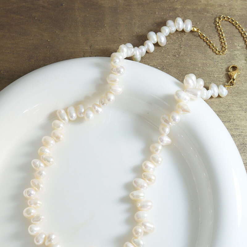 Women's Elegant Necklace: Irregular Freshwater Pearl Necklace For Women Non-fading Fashionable Light Luxury Versatile Collarbone Chain Daily Gift