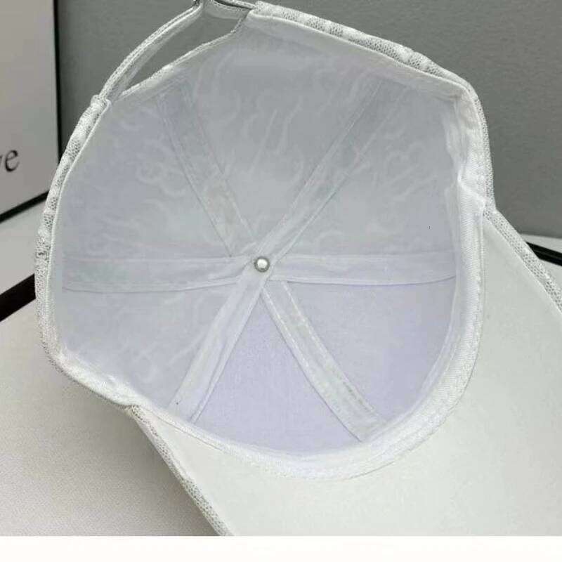 Letter-Printed Casual and Versatile Baseball Cap Retro Fashion Comfortable Sun Hat for Women Y260304