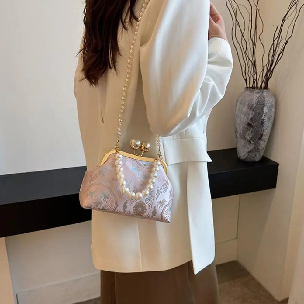 Retro Pearl Chinese Style Handbag Kiss Lock Cheongsam Accessories Embroidery Banquet Bag Elegant Shoulder Hanfu Clutch Party 260307