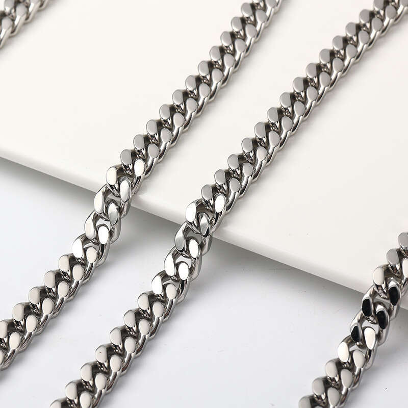 Direct supply from the source 1688 stainless steel Cuban necklace Simple elegant Durable and corrosion-resistant Preferred for wholesale