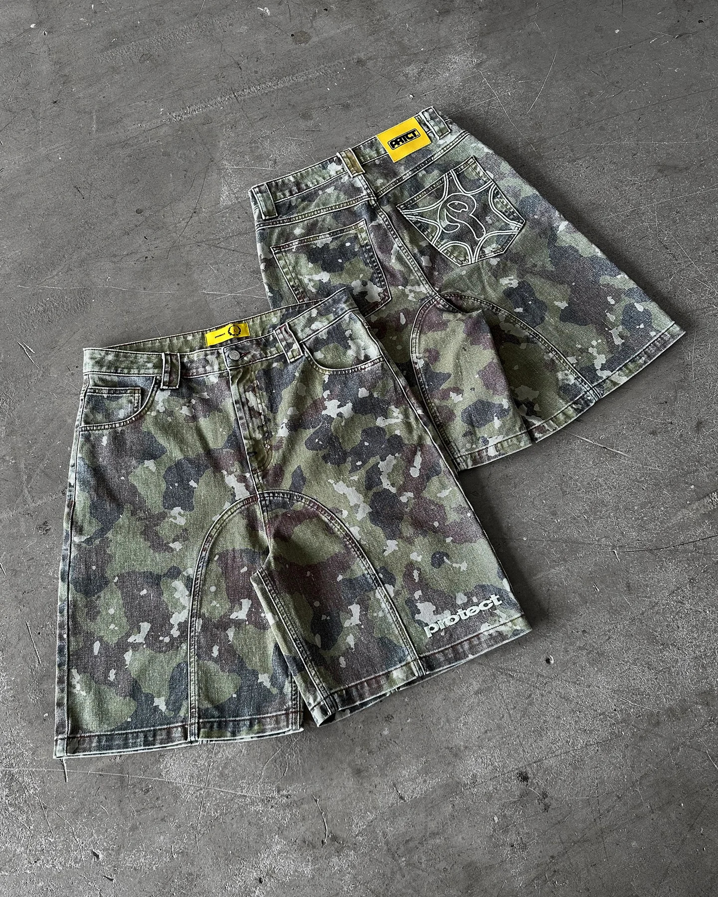 Retro Leaves Camouflage Denim Shorts Y2K Jeans Men Hip Hop Lettering Embroidery Retro Baggy Shorts Low Waist Over The Knee Pants 260306