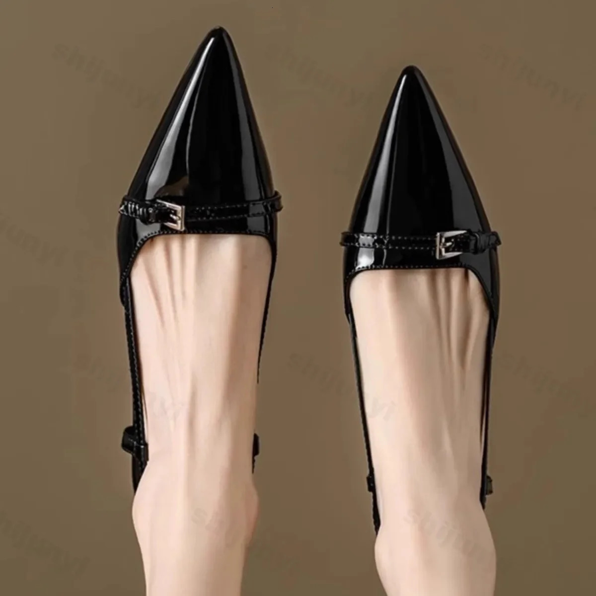 Summer French Wine Red Pointed Patent Leather Mid-heel Overhead Sandals for Women Retro Skinny Heel Slingback Pumps 260303