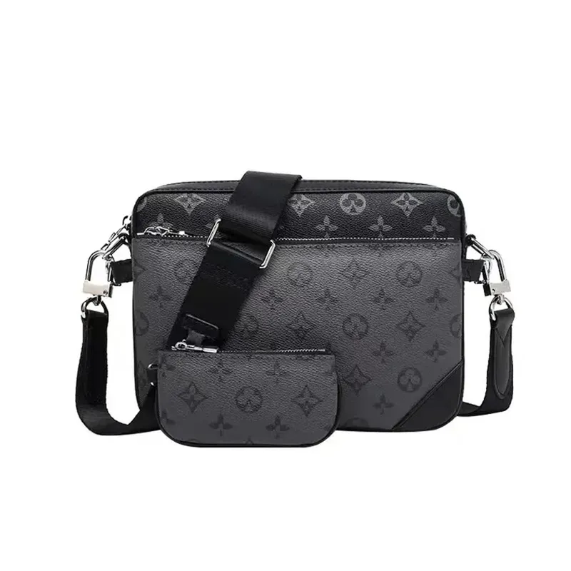 Designer Bags Man Messenger Shoulder Bag Crossbody Purse Travel Outdoor Packs MaleCasual Cross Body book Men Fashion black embossing bag L18