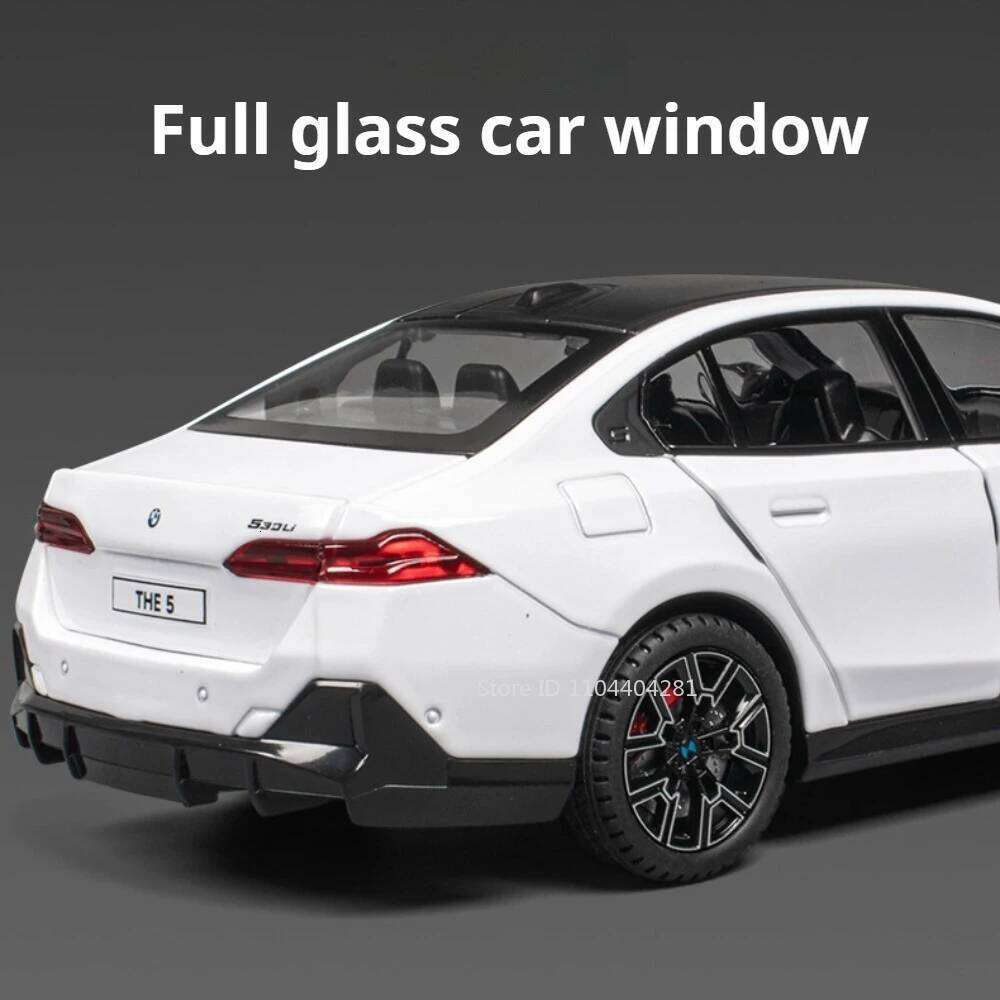 1:24 Scale 530Li I5M60 Miniature Model Alloy Diecast Car Toys Doors Opened with Sound Light Pull Back for Friend's Holiday Gifts Z260306