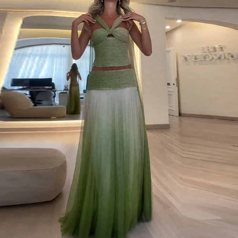 Sexy Halter Tops and Long Skirts Party Outfits Women Fashion Gradient Printed Pleated 2Pc Suit Elegant Sleeveless Backless Sets 260306