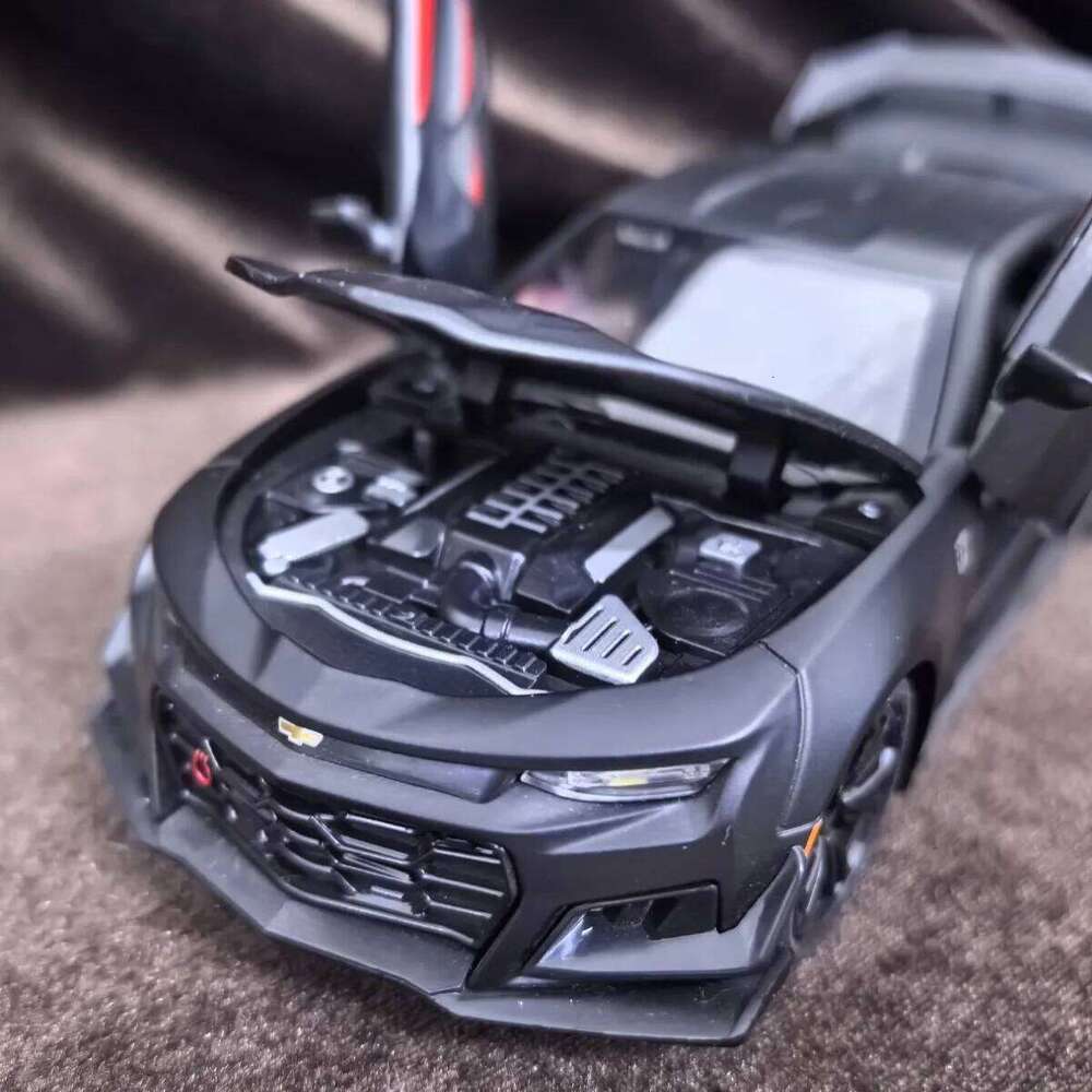 Limited 1:24 Scale Chevrolet Camaro Car Model, Luxury Vehicle Miniature Replica Figure Kid Xmas Gift Toy Z260306