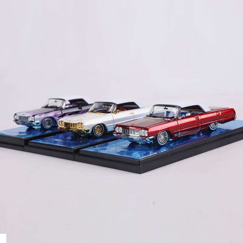 FineWorks 1:64 Chevrolet Impala Open Full Door Alloy Model Car Z260306