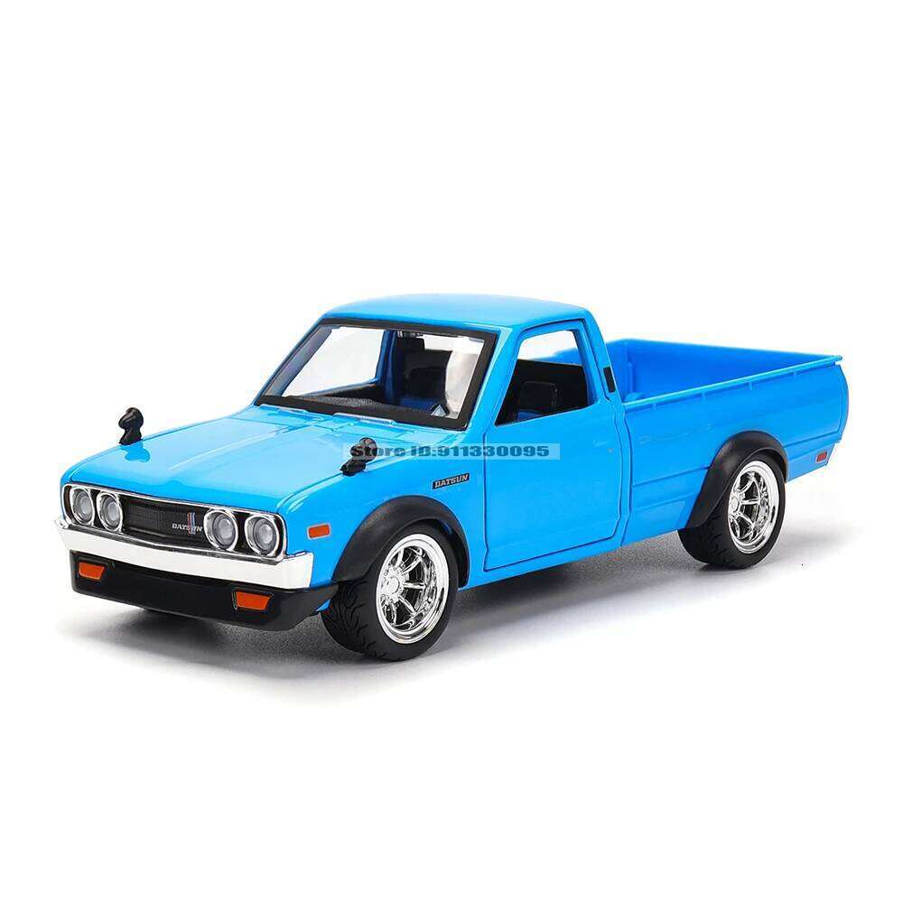 Maisto 1:24 Tokyo MOD Nissan 1973 Datsun 620 Pick-up alloy car model handicraft decoration collection toy tool gift die-casting Z260306
