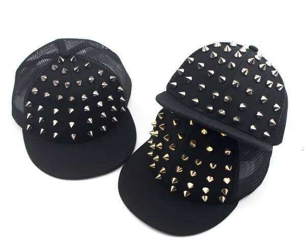 BASEBALL CAPS FOR BOTH Men Women Boys Girls Punk Studded Baseball Hip-Hop Hat Adjustable Snapback Spike Rivet Stud Cap Y260304
