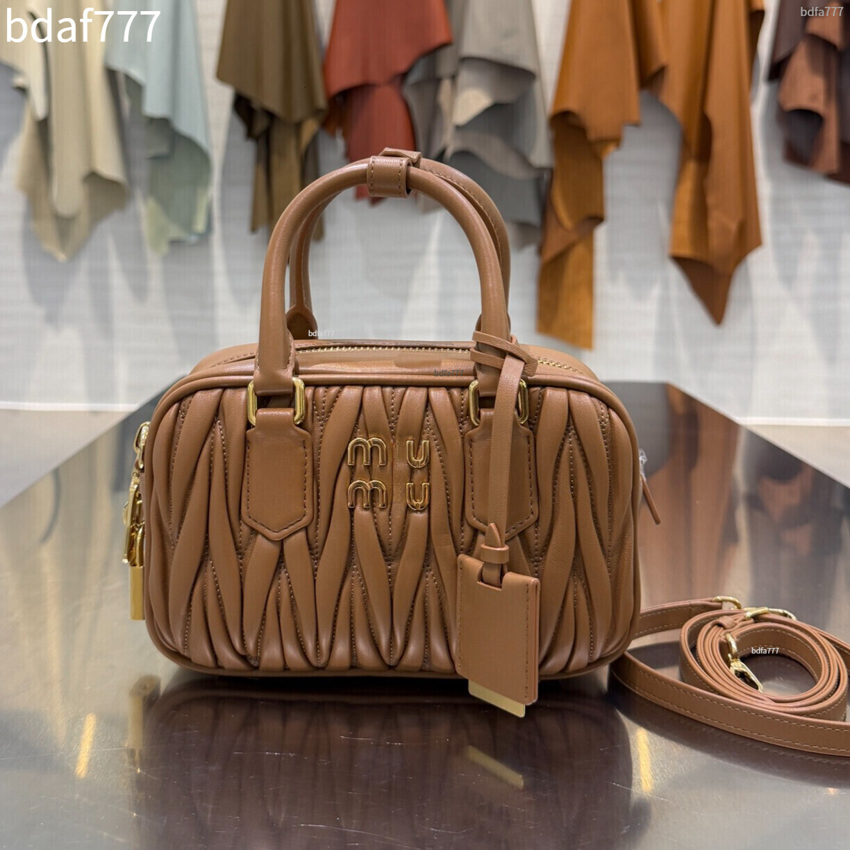 Designer style high-quality leather pillow bag monthly tooth bag fashionable shoulder bag handbag pleated design bowling bag hand-held shoulder crossbody bag 11