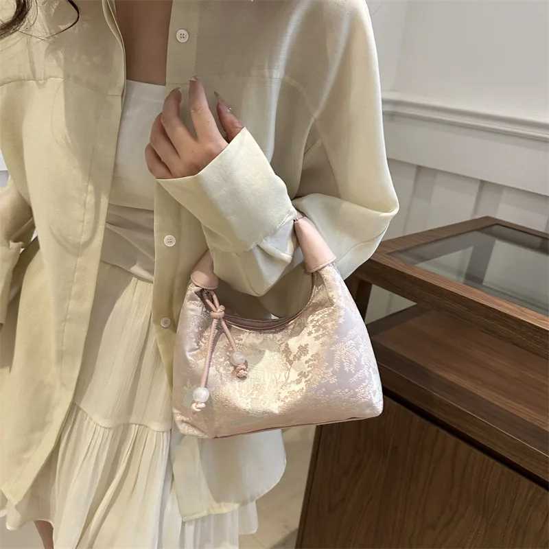 Designer Bags Woman Sweet Embroidery Shoulder Bag Nylon Texture Pearl Pendant Crossbody Handbag Bucket Handbag Women H260306