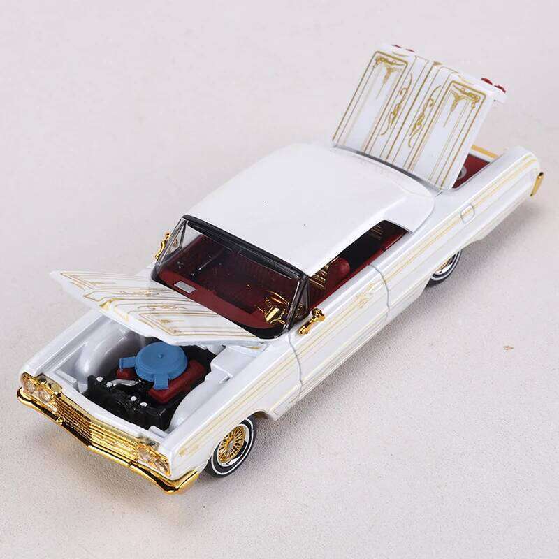 FineWorks 1:64 Chevrolet Impala Open Full Door Alloy Model Car Z260306