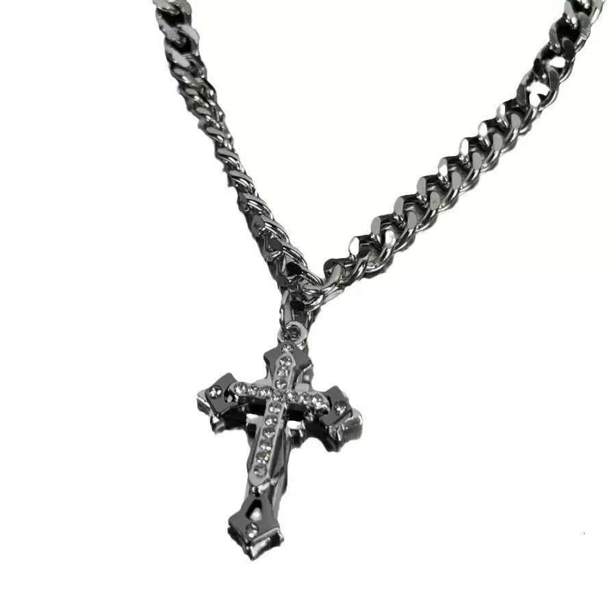 Cross for Men Trendy Cool Light Luxury Niche Women Sweater Ins Hip Hop Disco Design Sense Necklace Cuban Chain
